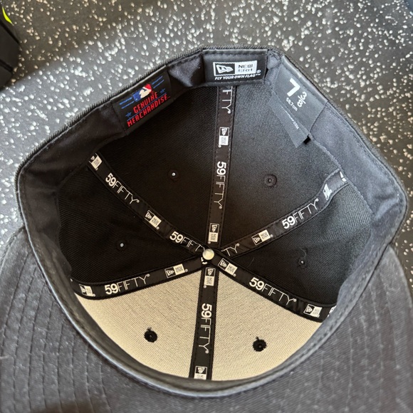 NY Yankees Fitted - Picture 4 of 4